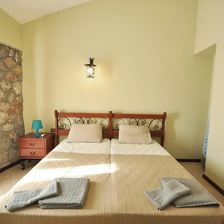 Elma Villa *